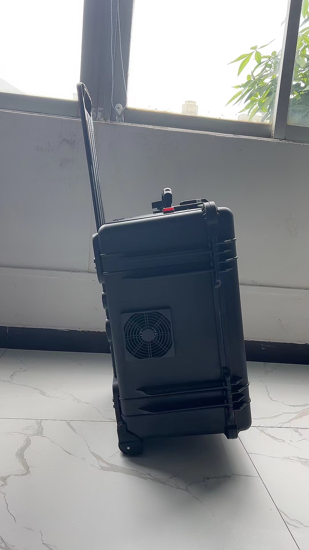 江南手拉箱型移动通信干扰器